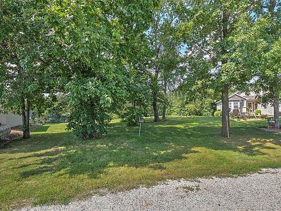 2nd image of 427 Beyers Lake Est