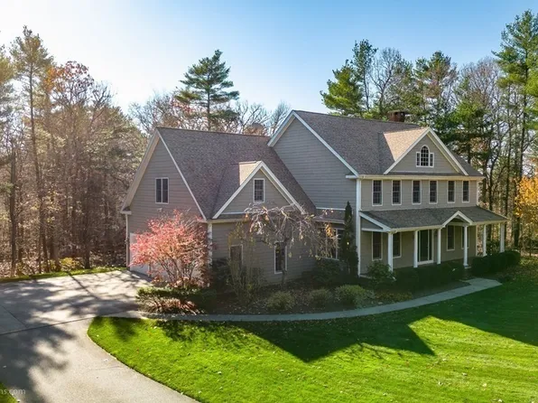 46 Mikayla Ann Dr, Rehoboth, MA 02769