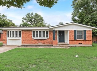 1322 Bluebird Ln, Garland, TX 75042