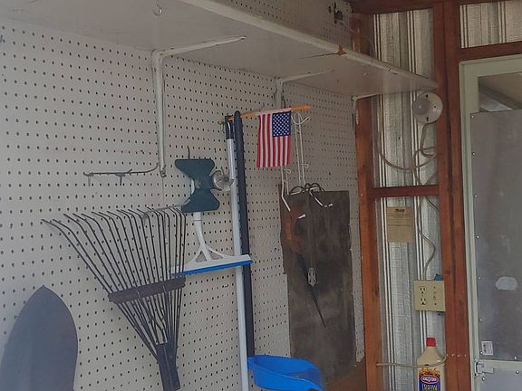 4th image of 2 Lakeview Dr #94
