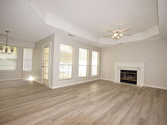 2nd image of 412 River Bend Dr SW