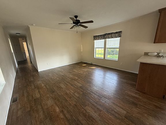 4th image of 4310 Meadow Lane Dr #218