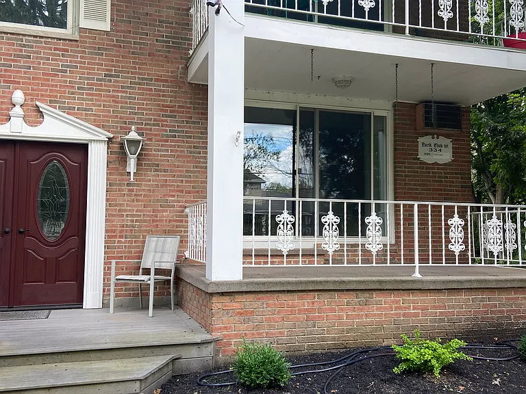 433 Genesee St #4 — Photo 32