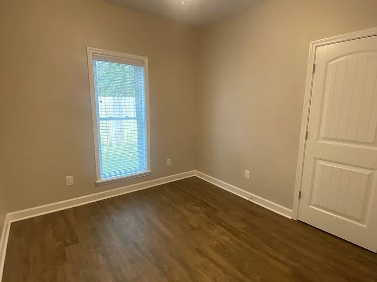 2548 Garden Dr — Photo 10