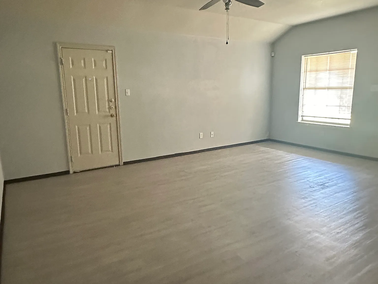 3 bed, 1155 sqft, $1,250 — Photo 3