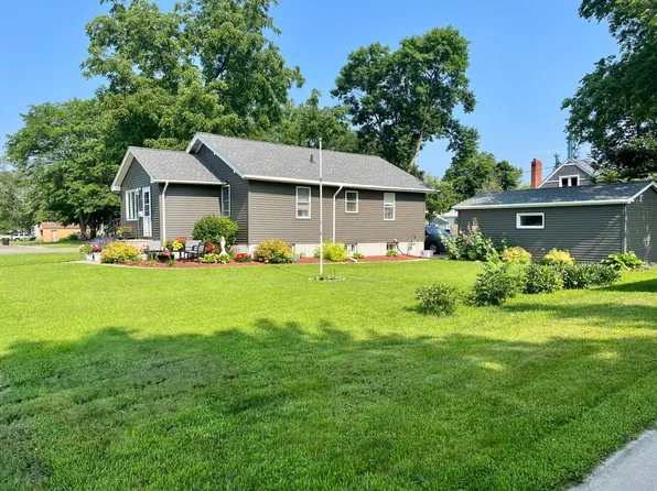 620 E Fairview Ave, Olivia, MN 56277
