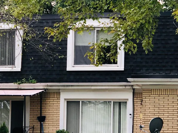29840 City Center Dr APT 2, Warren, MI 48093