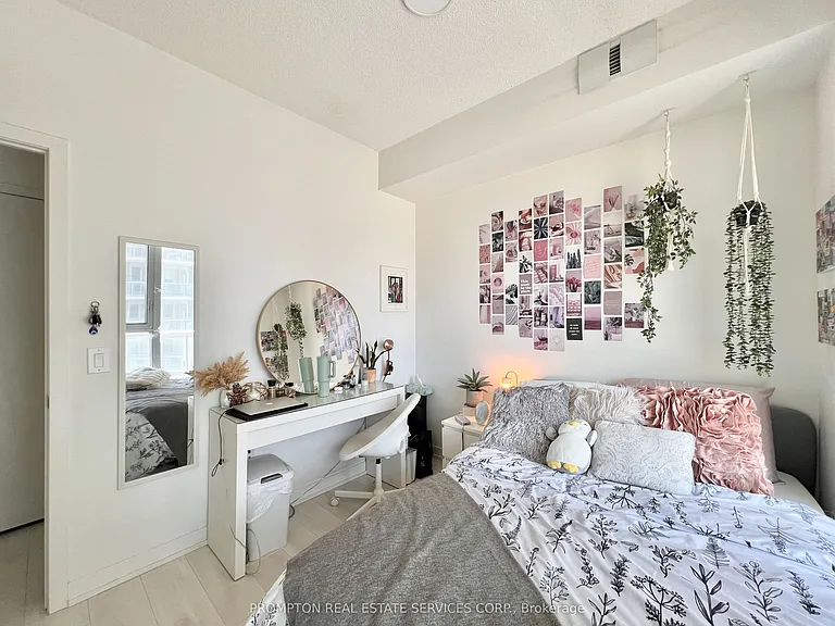 20 Richardson St #1707 — Photo 17