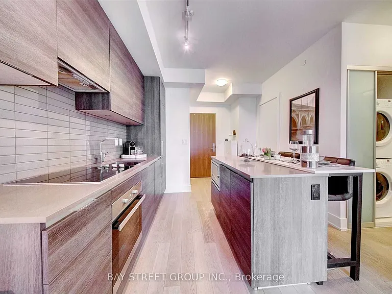 200 Bloor St W #1409 — Photo 11
