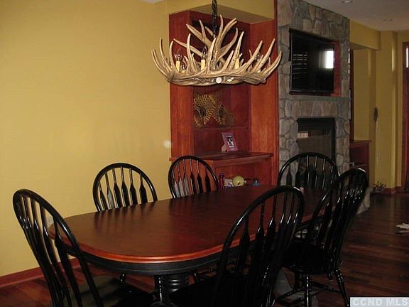 5th image of 10 Enclave North Drive Drive #303