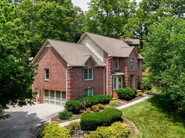 724 Summit Lake Ct, Knoxville, TN 37922