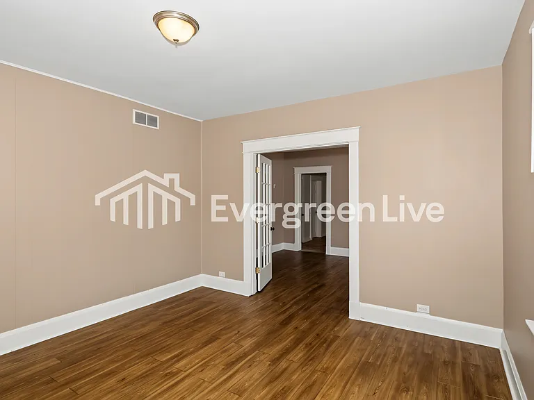 3980 Washington Ave — Photo 3