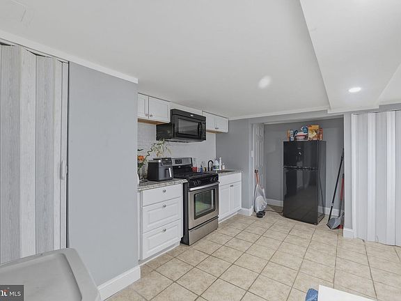 4th image of 610 Winston Ave