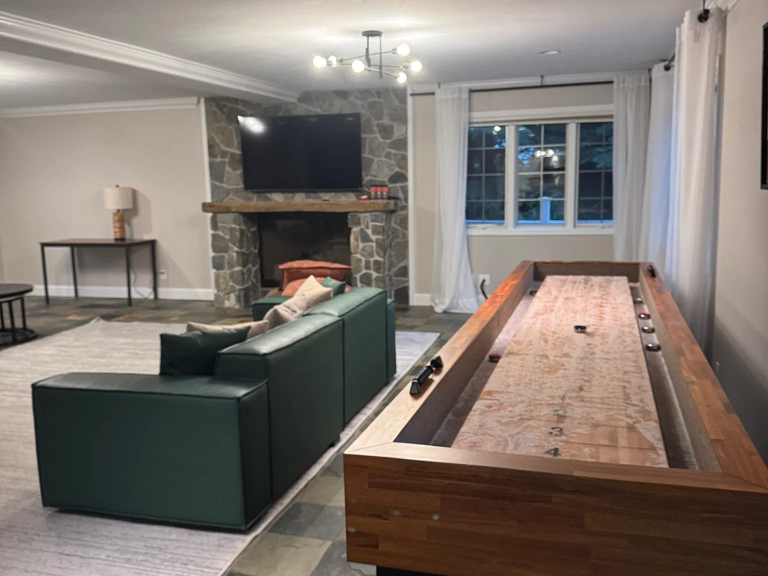 4 bed, 4.5 bath, 4511 sqft, $6,250 — Photo 4