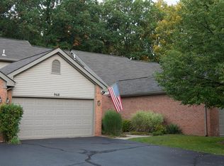 968 Rosewood Ct, Brighton, MI 48116
