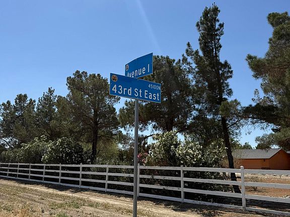 4th image of E Avenue I E Avenue I Vic #45