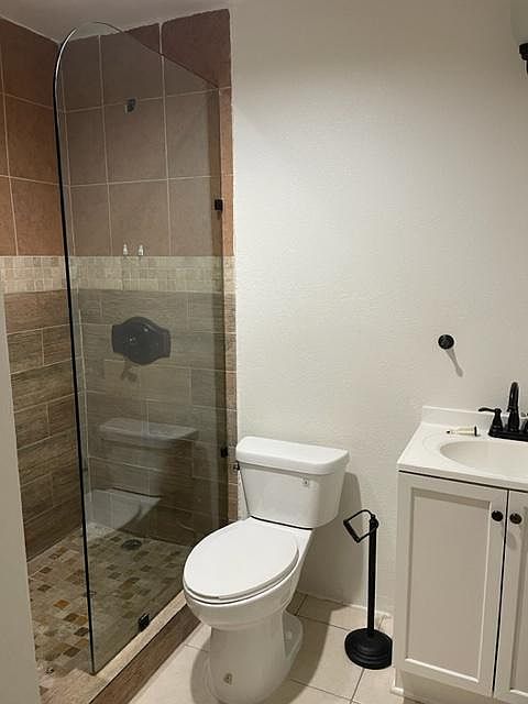 1st image of 7035 Woodley Ave Unit 113