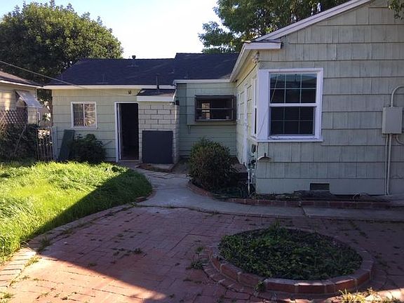 4th image of 451 E Italia St