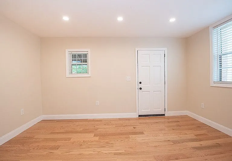 323 N Mulberry St #1 — Photo 22