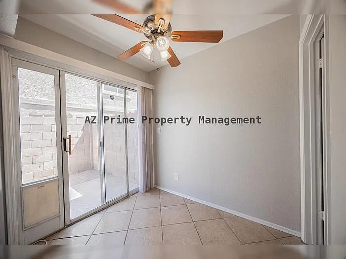 1055 W 5th St #18 — Photo 12