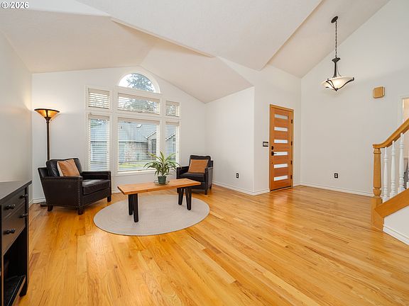 5th image of 129 Nicholas Way