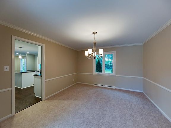 4th image of 23650 Fairmount Blvd