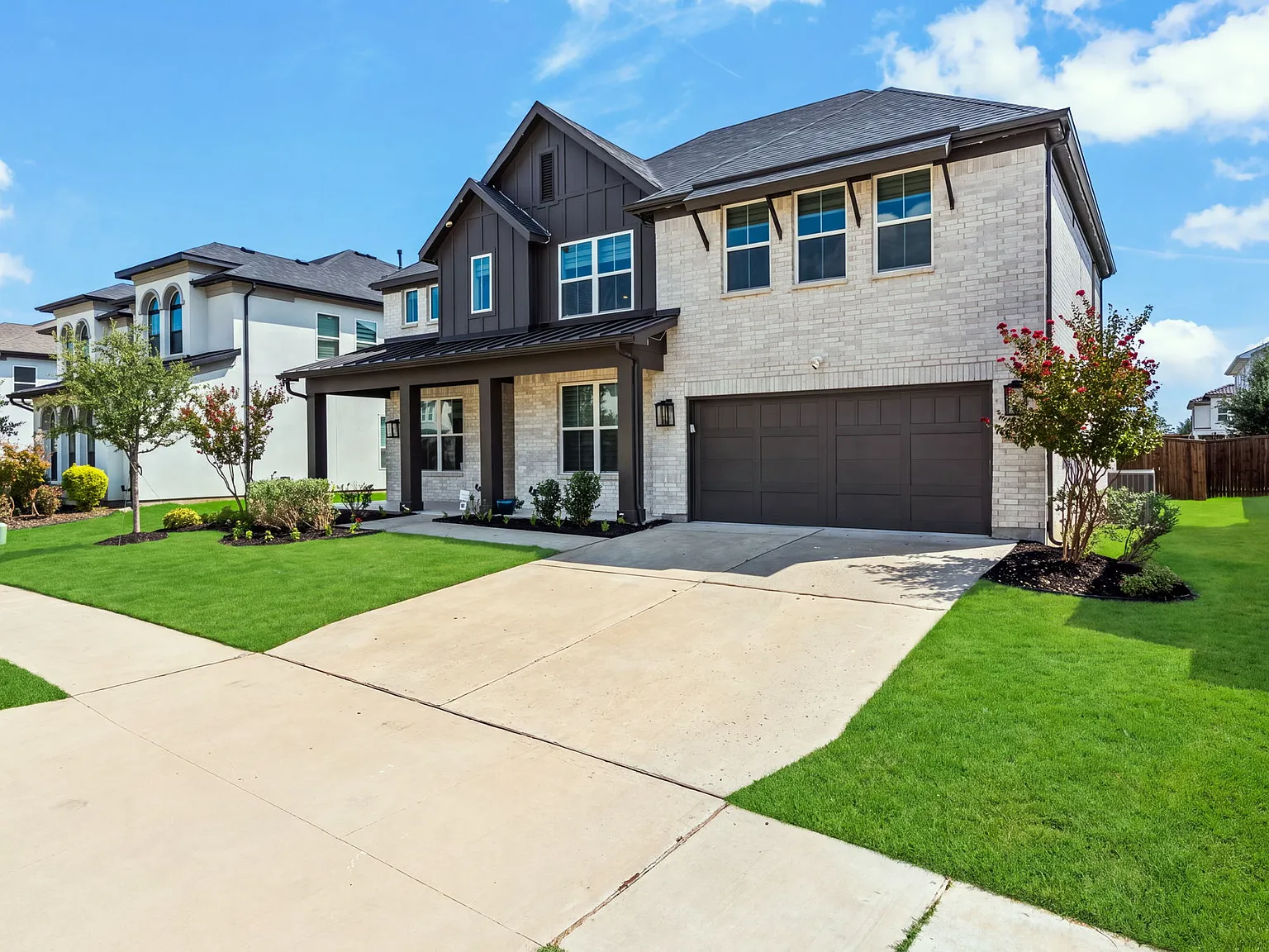 5 bed, 3632 sqft, $4,900 — Photo 3
