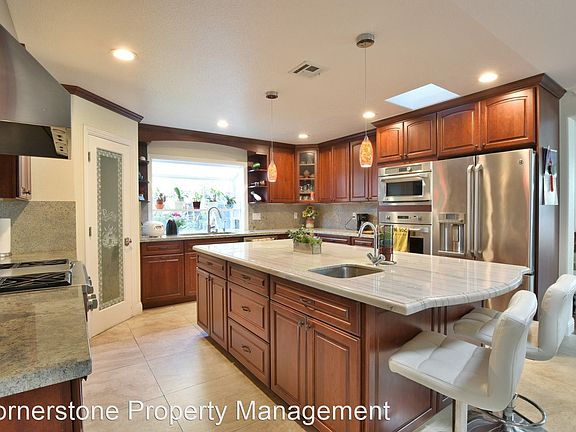 4th image of 10280 Plum Tree Ln