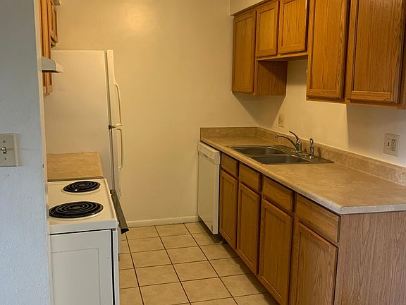 2nd image of 806 W Pine Hill Ln APT 11