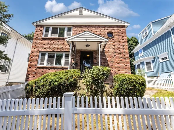 16 Basto Ter, Roslindale, MA 02131