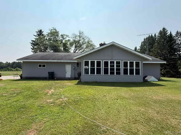 4815 Southside Rd, Manistique, MI 49854