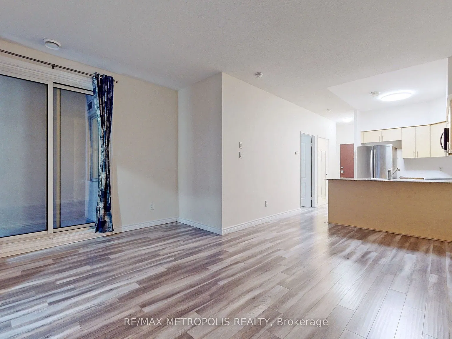 2 bed, $2,400 — Photo 4