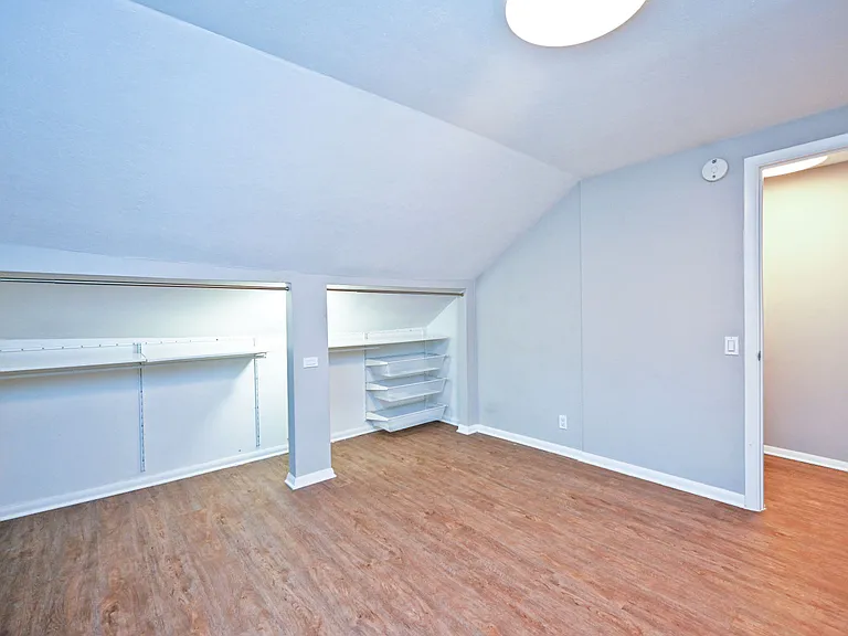 2709 Griffiths Ave — Photo 36