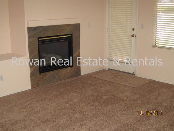 fam room and fireplace