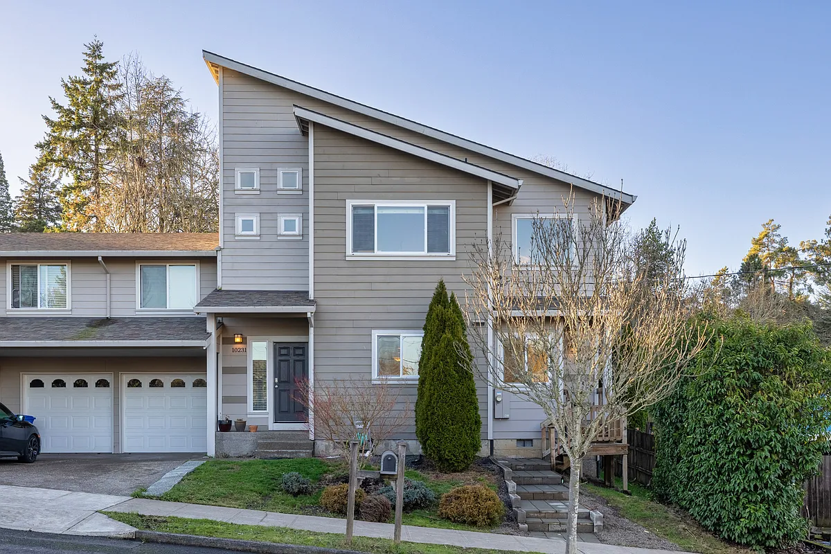 Building Photo - 10231 SW 40th Ave