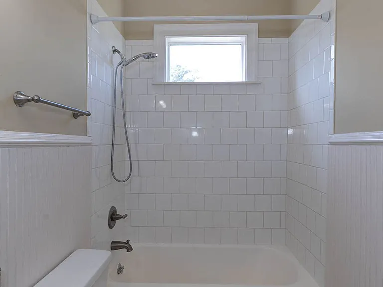 1523 Dixon Dr — Photo 7