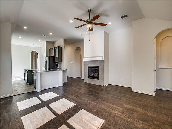 2nd image of 1416 Lake Falls Ter