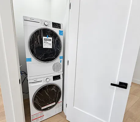 Laundry, photo 1