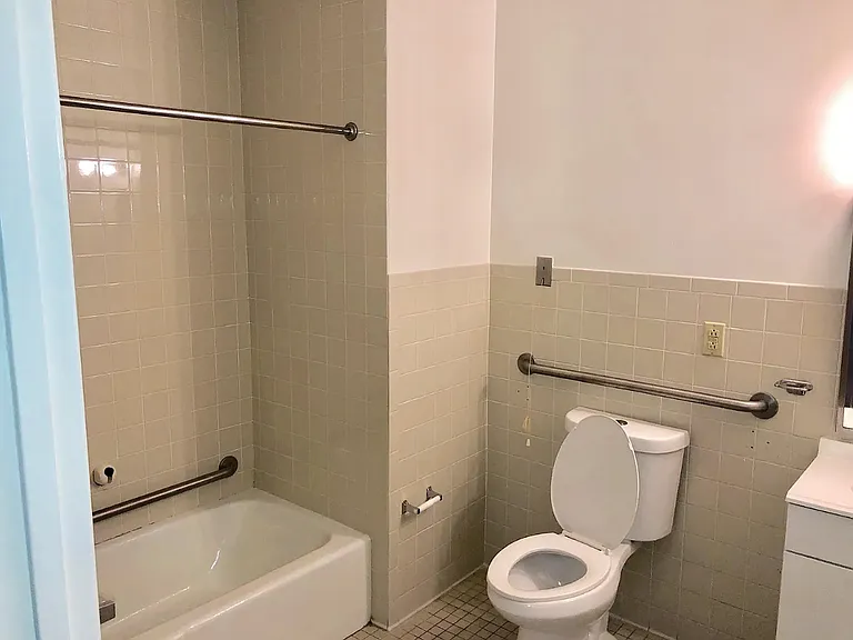 226 Prospect Street: Adult Living — Photo 8