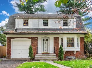 985 Warren Pkwy, Teaneck, NJ 07666