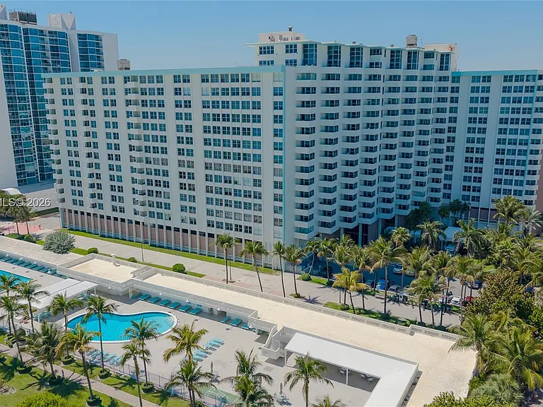 2899 Collins Ave #1422 — Photo 24