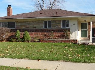 8138 Randy Dr, Westland, MI 48185