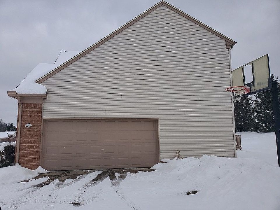 1st image of 9079 Newcastle Ct