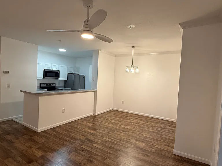 729 Celebration Ave #729 — Photo 3