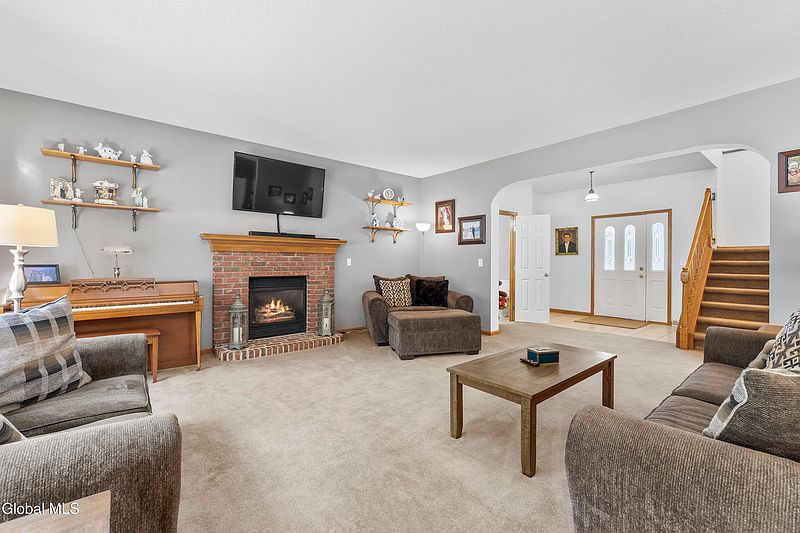 3rd image of 132 Hudson Pointe Boulevard