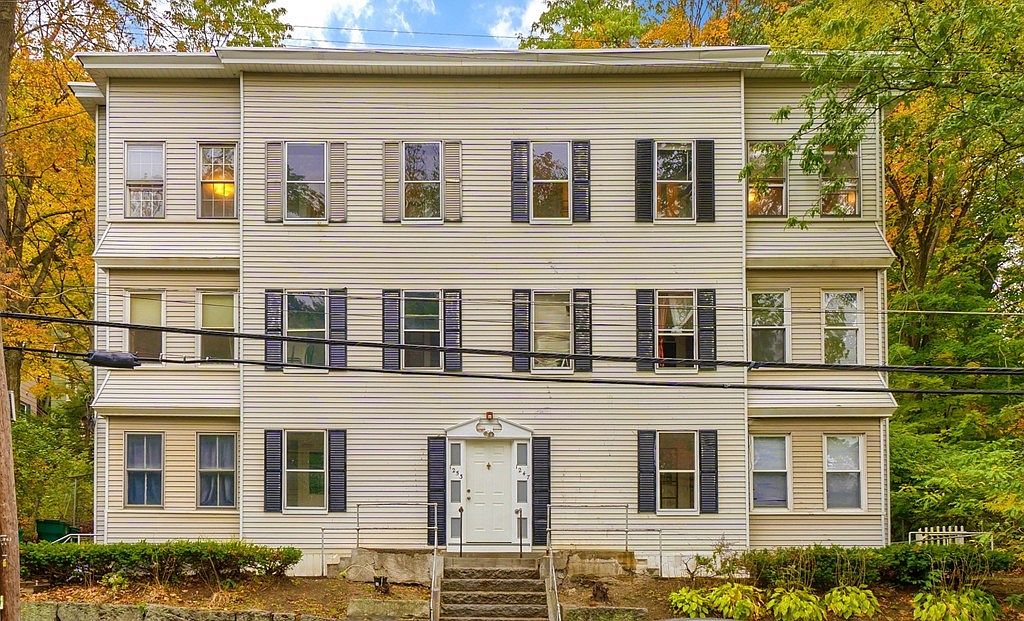 12471251 Main St, Fitchburg, MA 01420 Zillow