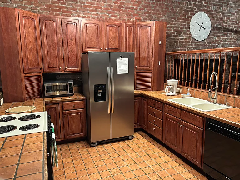 413 Broadway St #E — Photo 8