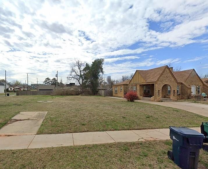1st image of 140 NE 16th St #45