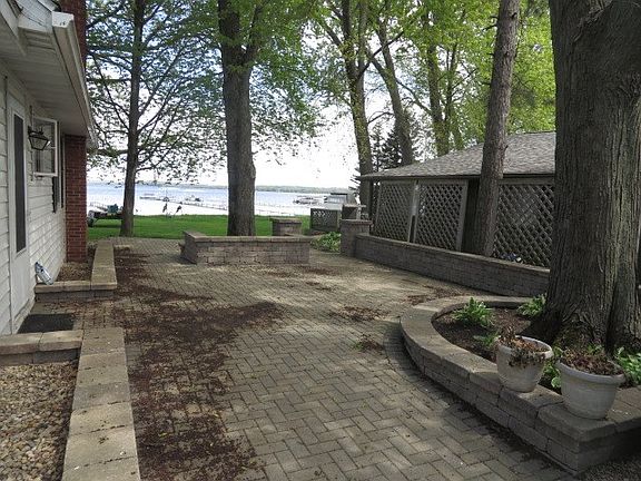 5th image of N4376 S Lakeshore