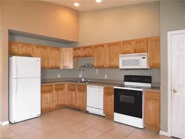 3 bed, 1300 sqft, $1,395 — Photo 2